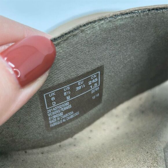 Clarks Phebe Pearl Gold Silver Wedge Slip On Sandals Size 8.5 Thong Style - Picture 10 of 10